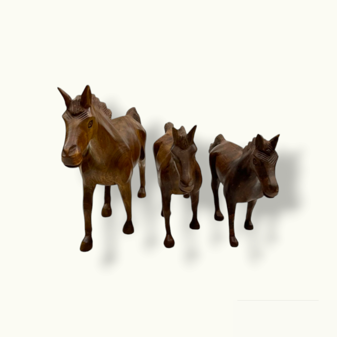 Beautiful Wooden Horse Set, Stunning Wooden Horses Statue.