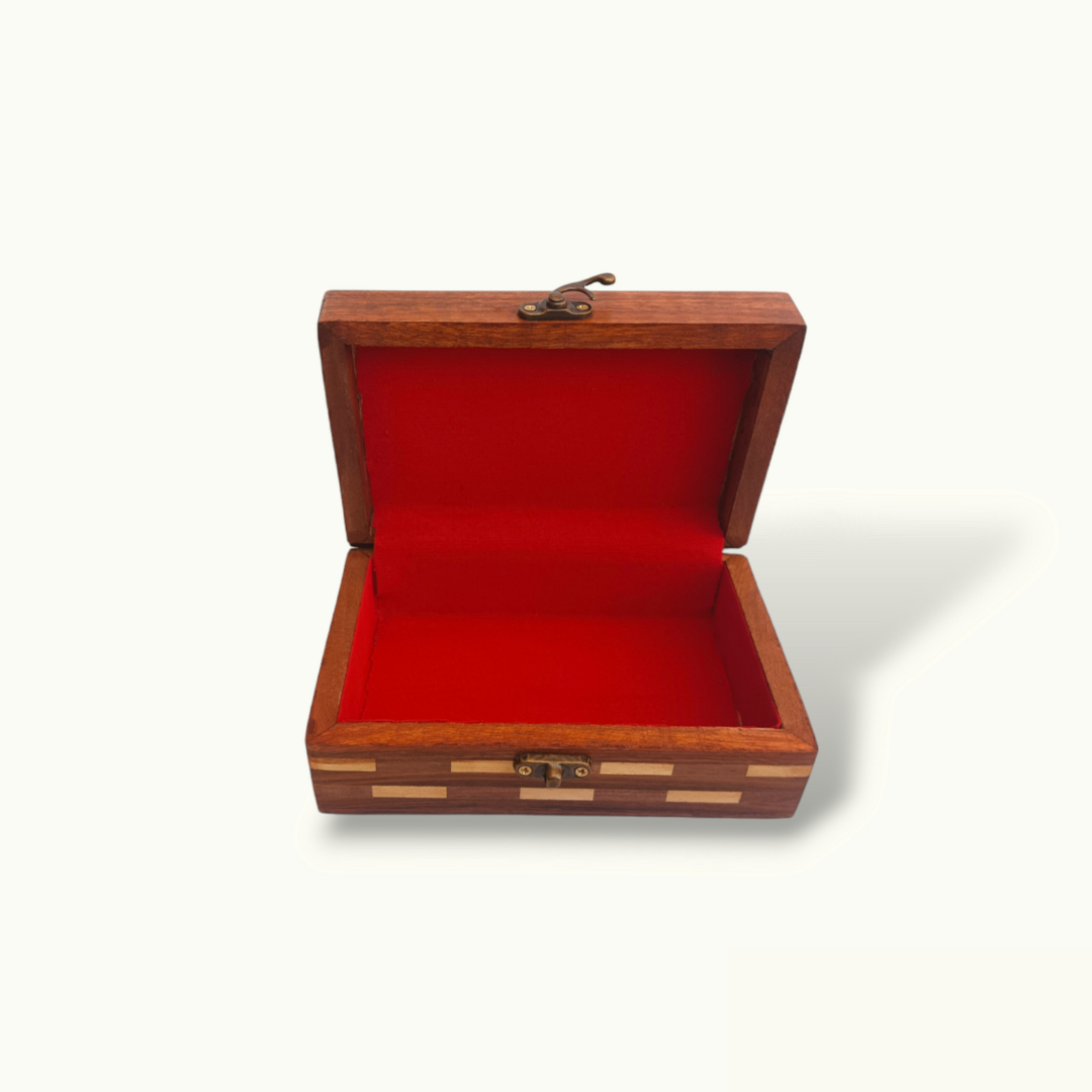 Beautiful Chess Shape Jewelry Box, Creative Wooden Jewelry Box.