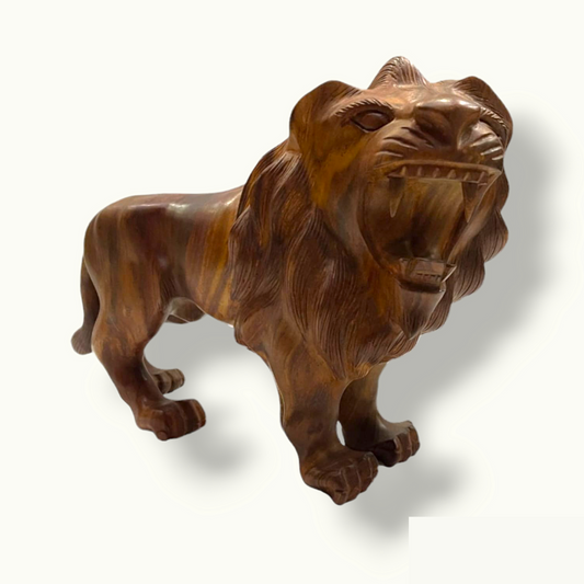 Stunning Wooden Lion Statue, Attractive Wild Roaring Lion Sculpture.